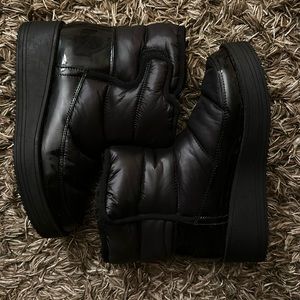 Black ankle boots for snow or rain